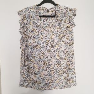 Floral blouse w/ ruffle detailing